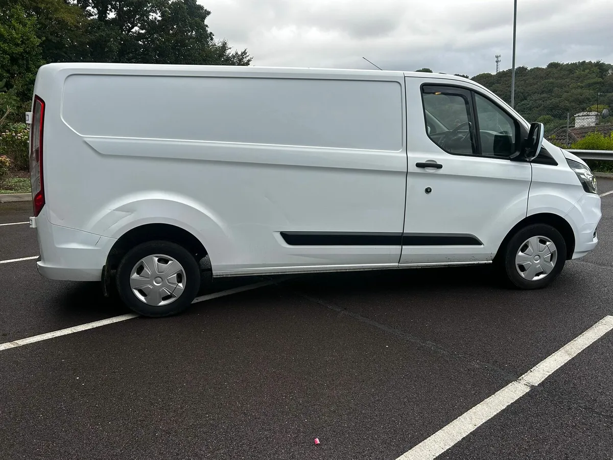 202 Ford transit custom van - Image 4