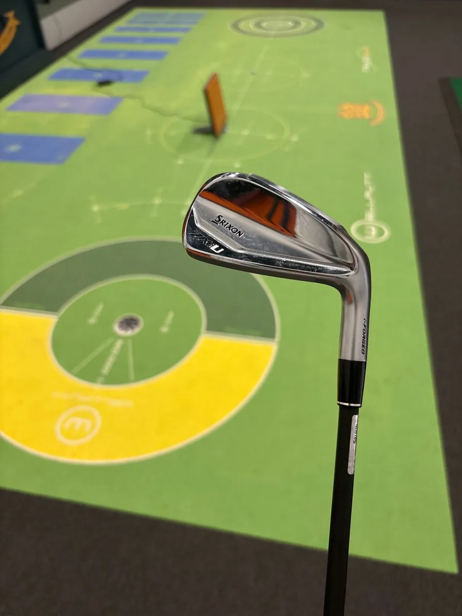 Srixon ZXi U 4 Utility (Reg Graphite) - Image 1