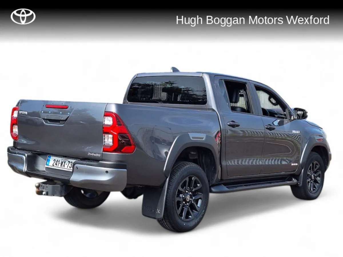 Toyota Hilux 2.8 INVINCIBLE AUTOMATIC - Image 2