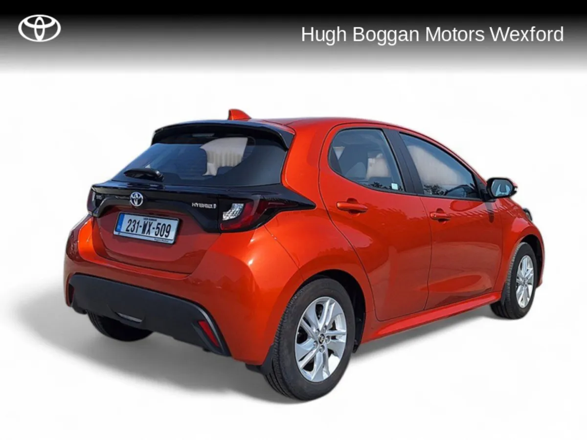 Toyota Yaris HYBRID LUNA ONLY 15000KMS!! - Image 2