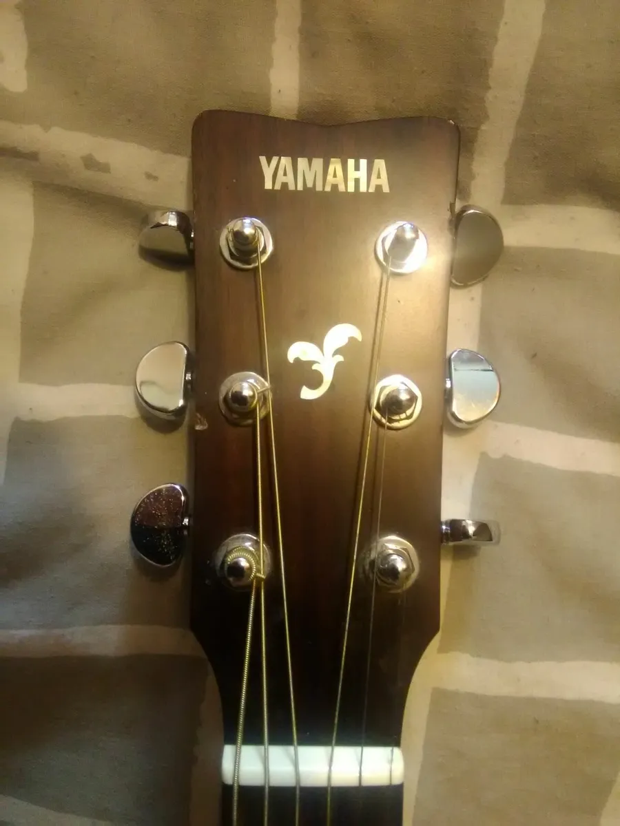 Acoustic guitar - Image 4