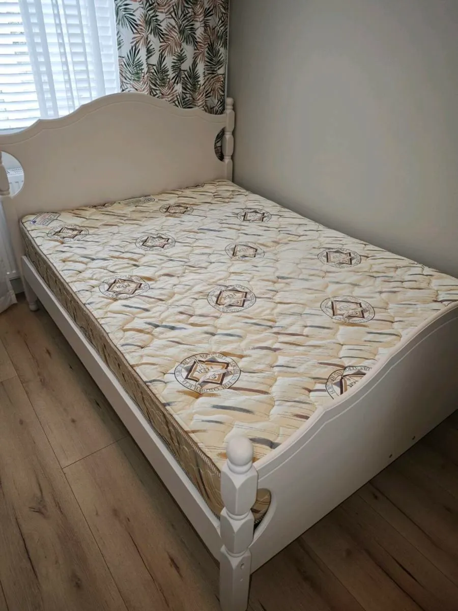 Double bed with mattress - Image 1