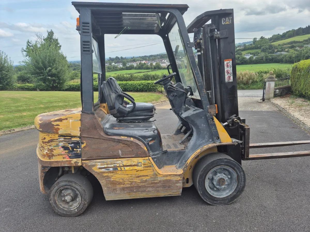 CATERPILLAR / MITSUBISHI  2.5 TONE FORKLIFT TRADE - Image 1