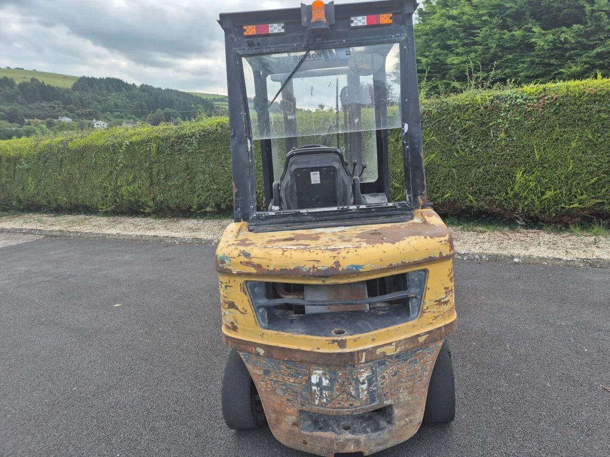 CATERPILLAR / MITSUBISHI  2.5 TONE FORKLIFT TRADE - Image 3