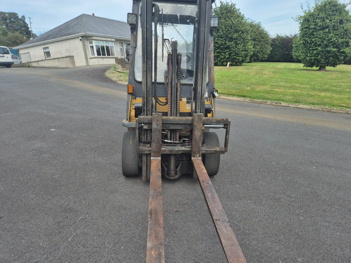 CATERPILLAR / MITSUBISHI  2.5 TONE FORKLIFT TRADE - Image 4