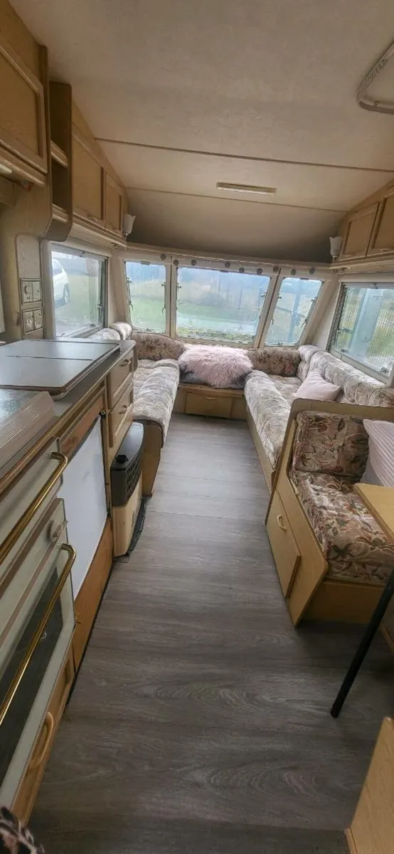 Caravan - Image 2
