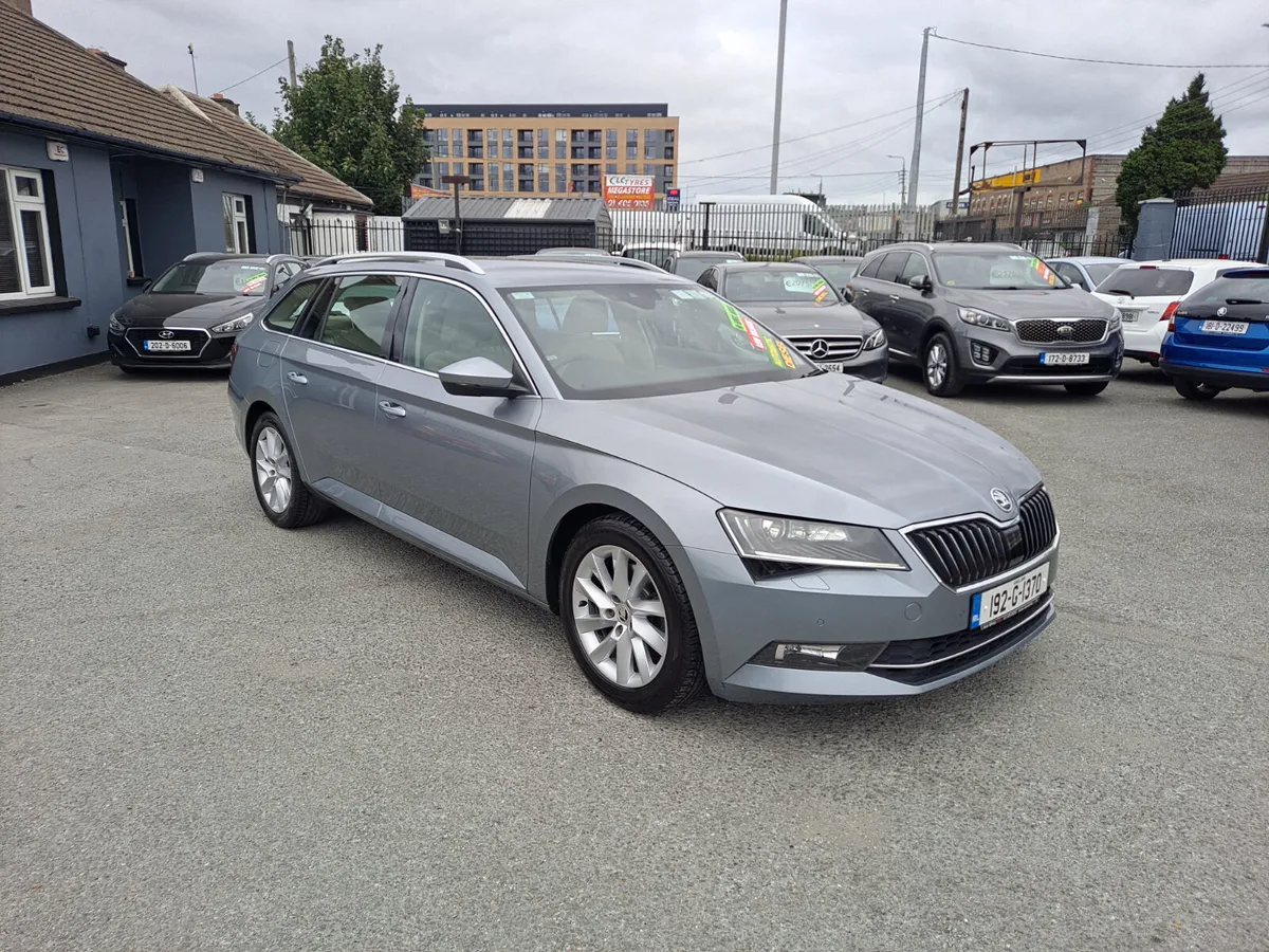Skoda Superb COMBI STYLE 2.0 TDI 150HP DSG 4DR AT - Image 1