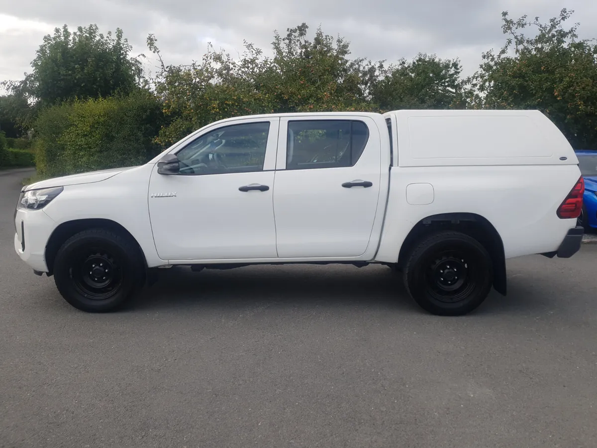 Toyota Hilux 2022 Double cab dlx - Image 3