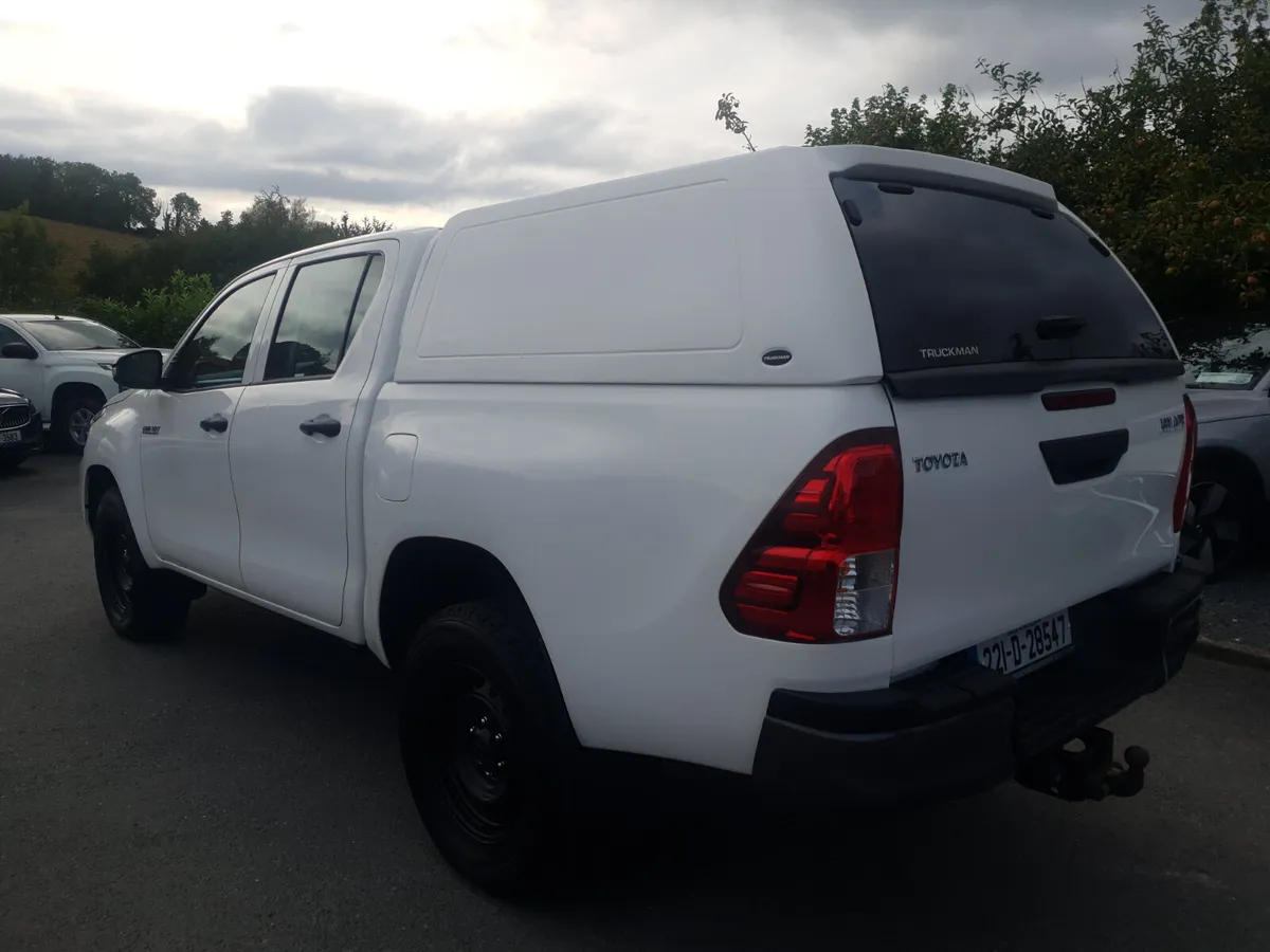 Toyota Hilux 2022 Double cab dlx - Image 4