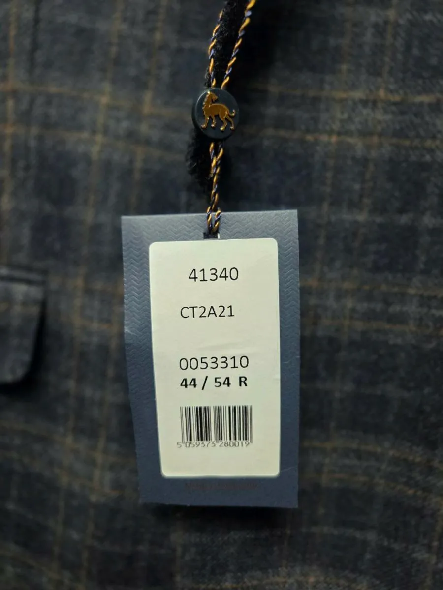 Black suits new and practically new - Image 4