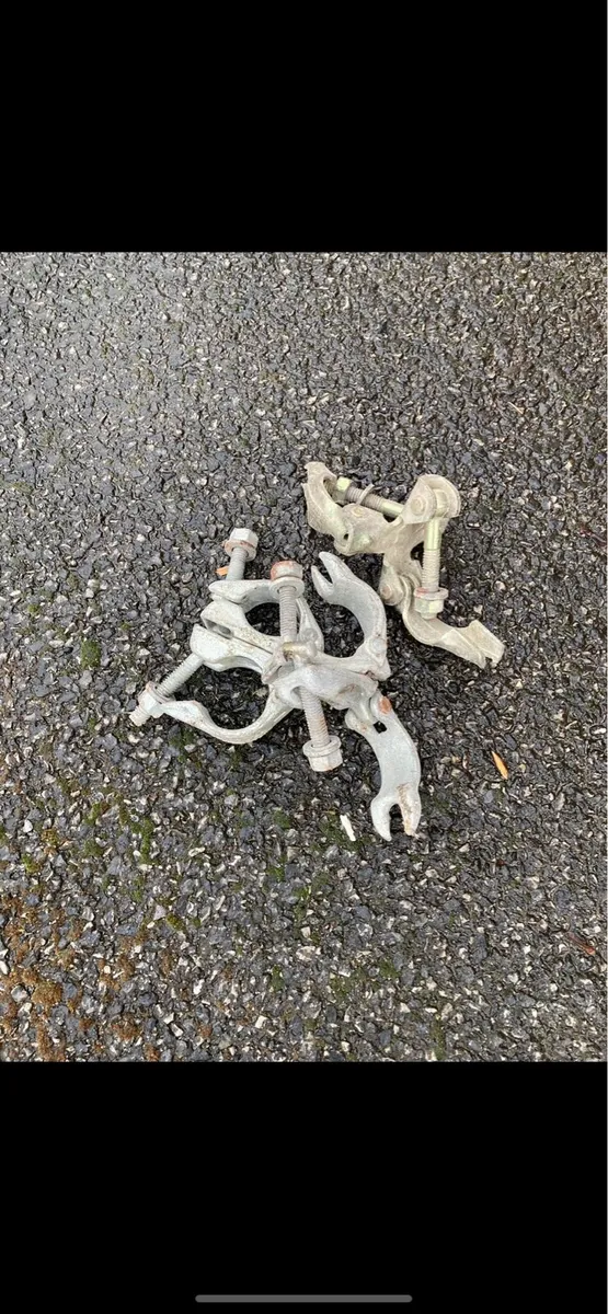 Scaffolding brackets