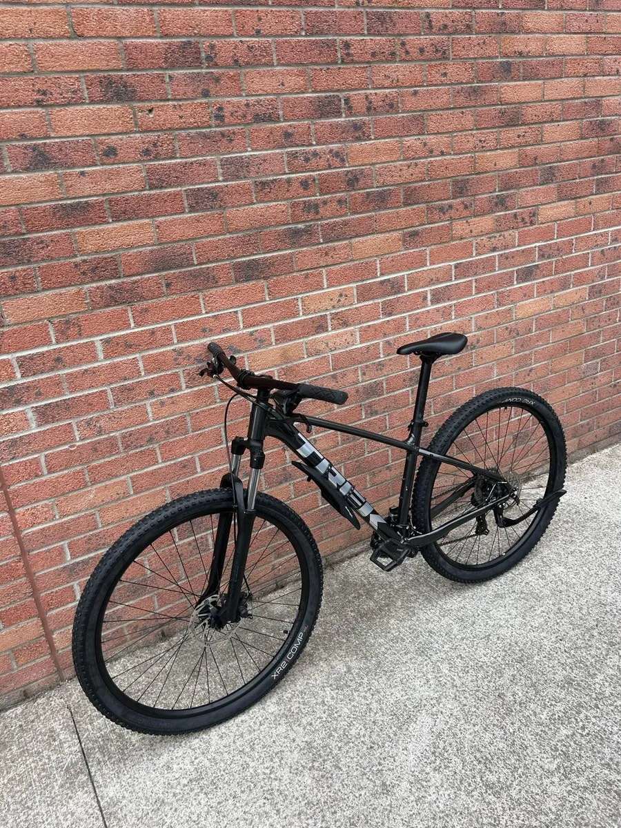 Trek Marlin 4 Mountain Bike - Image 2