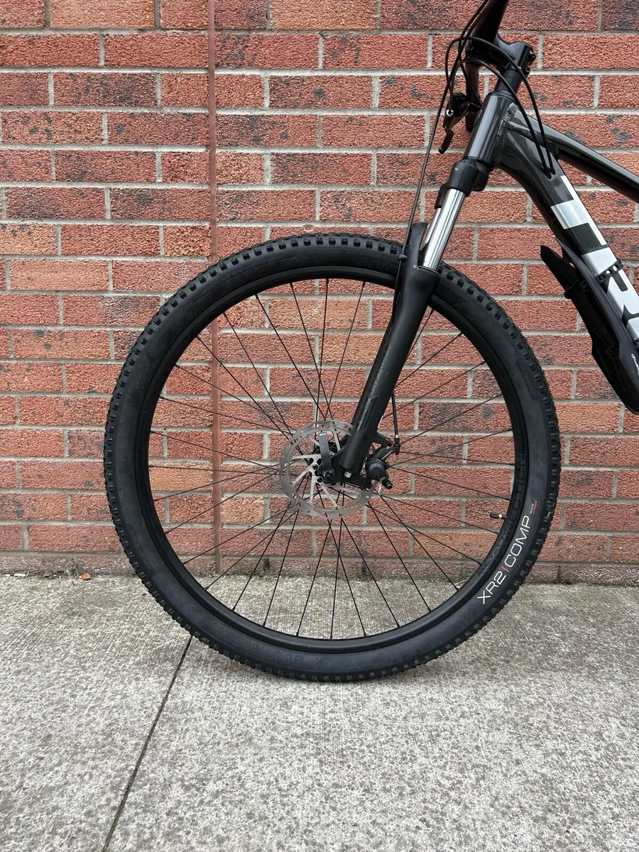 Trek Marlin 4 Mountain Bike - Image 4