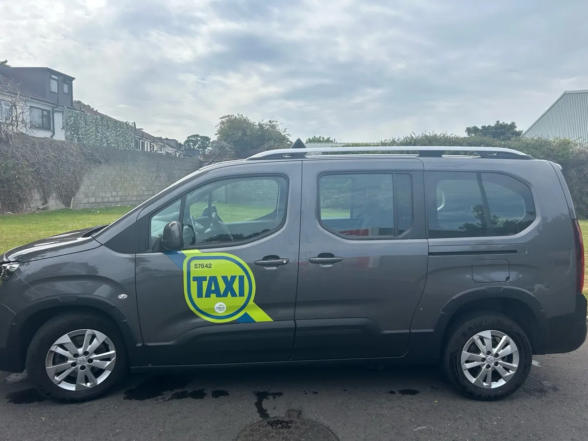 Peugeot Rifter WAV taxi rent - Image 1