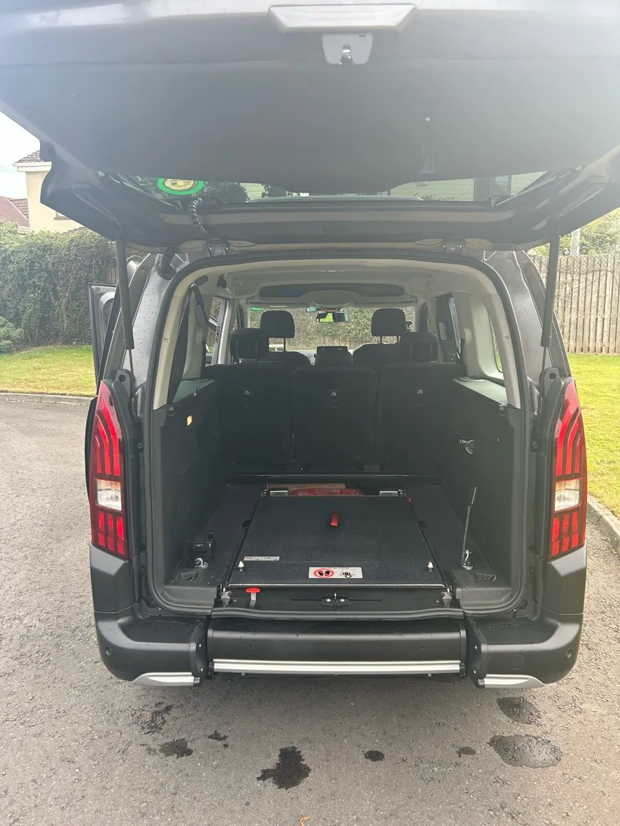 Peugeot Rifter WAV taxi rent - Image 2