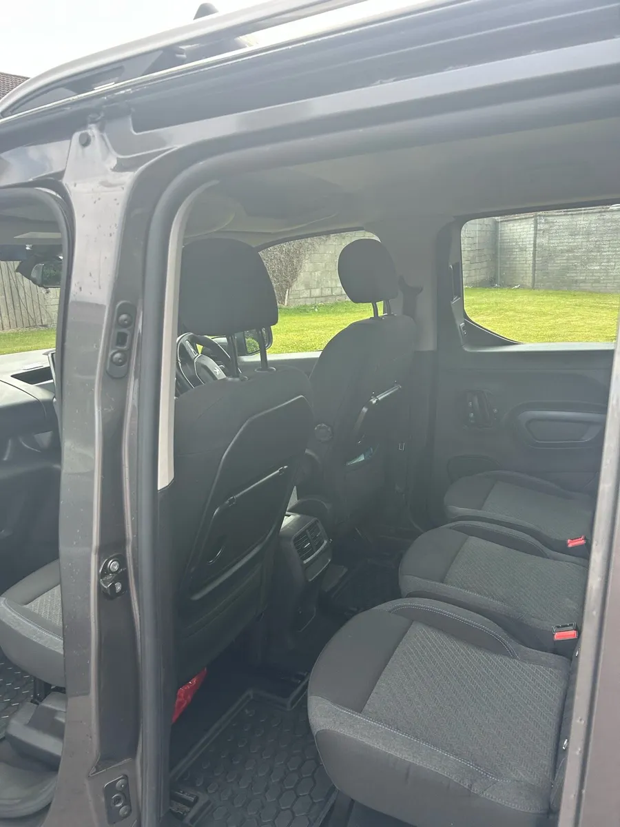 Peugeot Rifter WAV taxi rent - Image 3