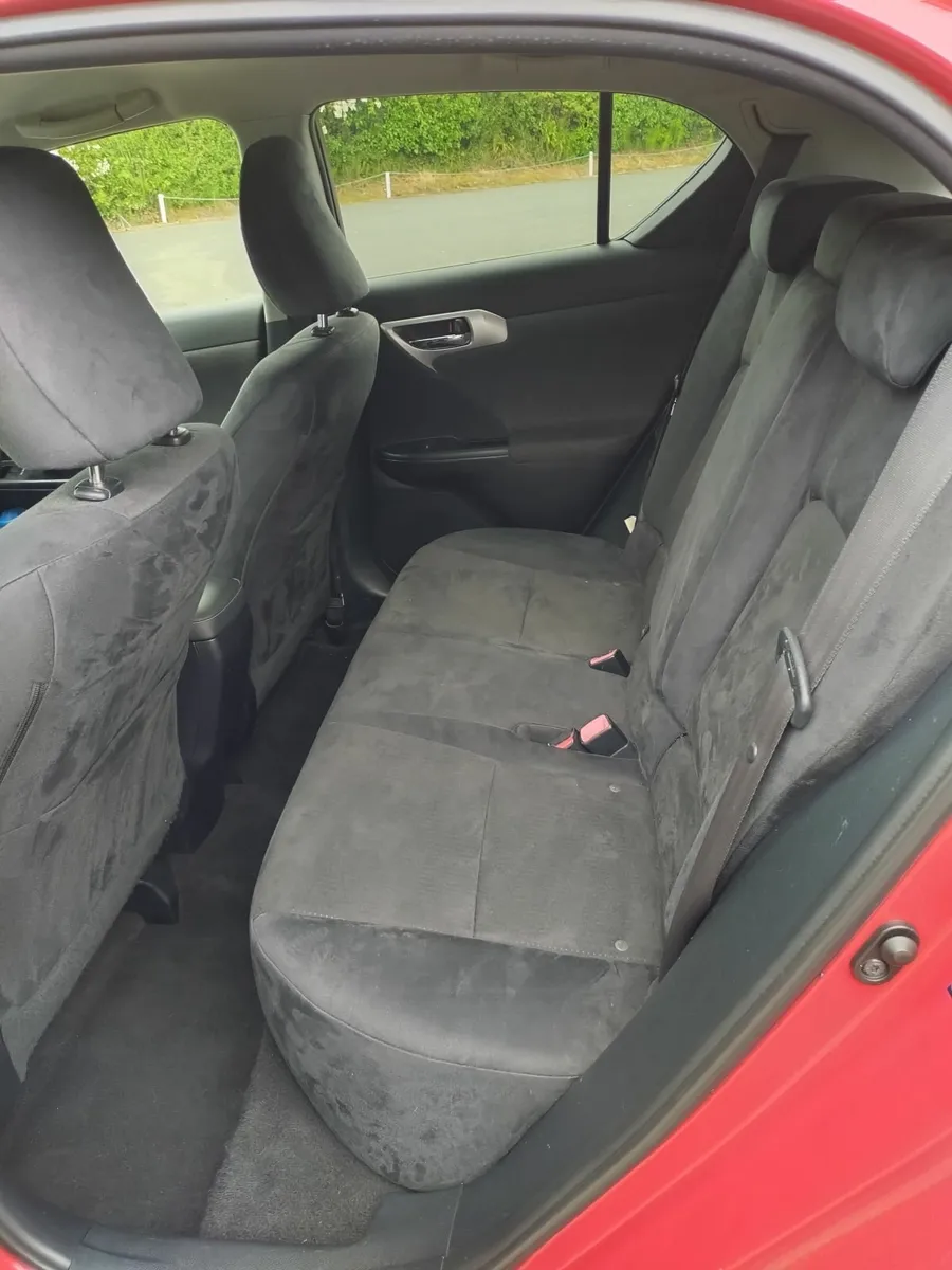 🚗 For Sale: 2011 Lexus CT200h 1.8L Hybrid - Image 3