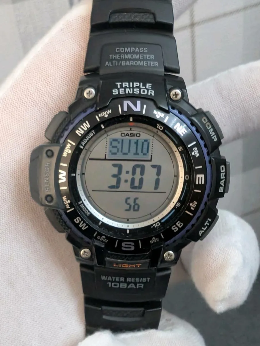 Casio triple sensor men's sports watch - Image 1