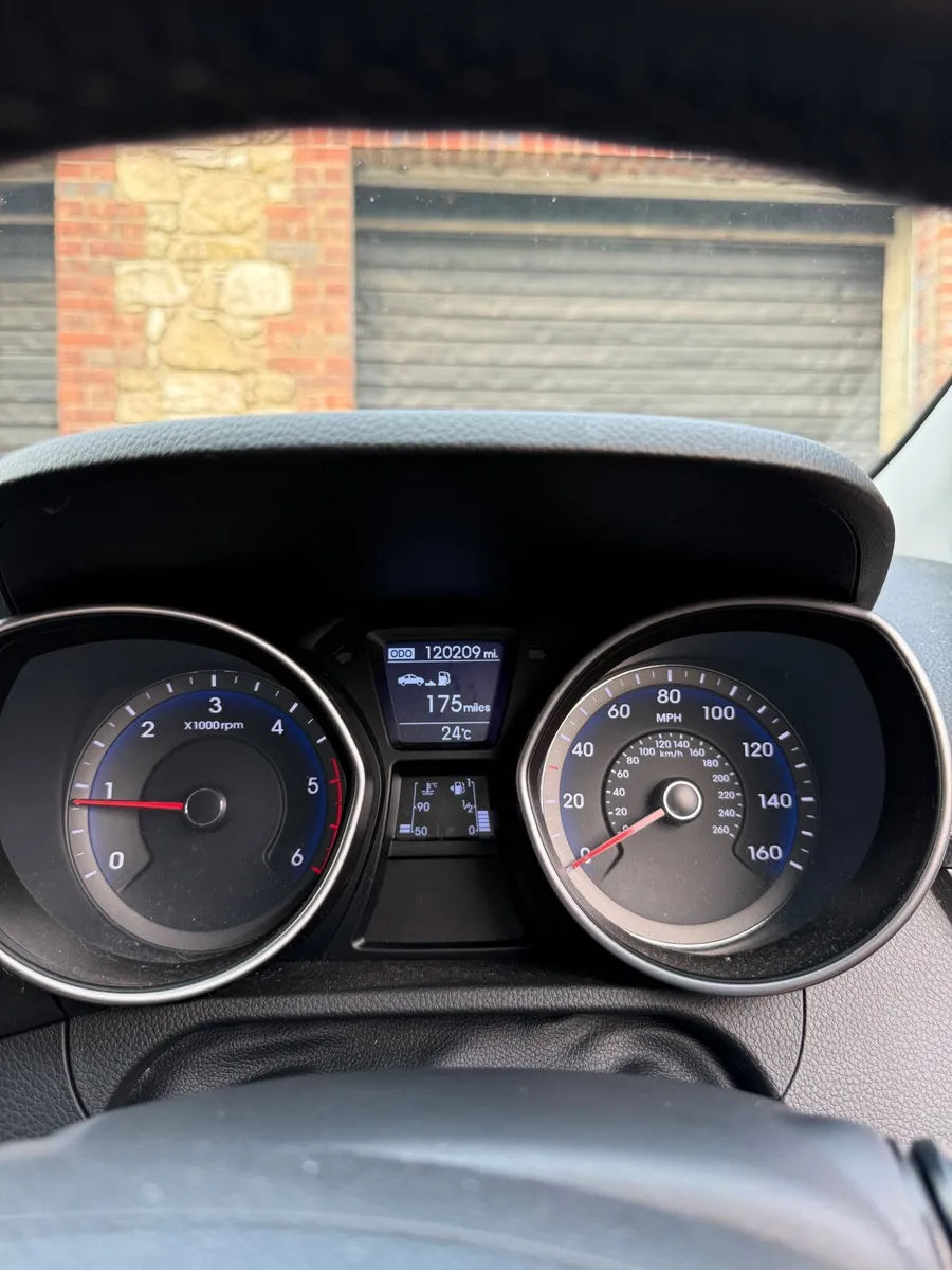 Hyundai i30 2015 - Image 2