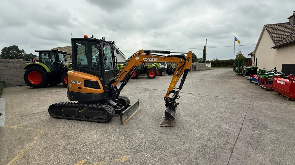 Case CX35D Mini Digger - Image 3