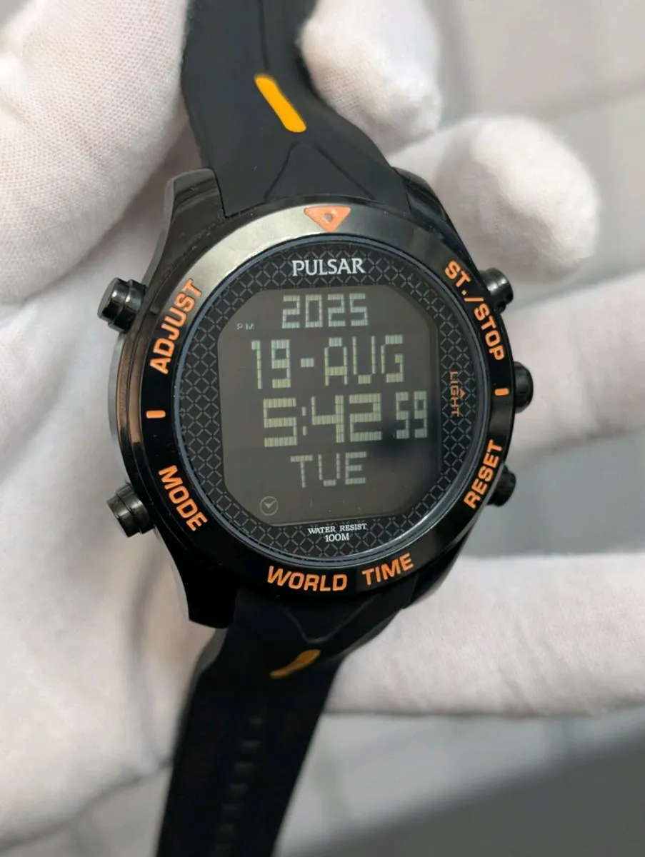 Pulsar w861-x010 rugged world time watch - Image 1