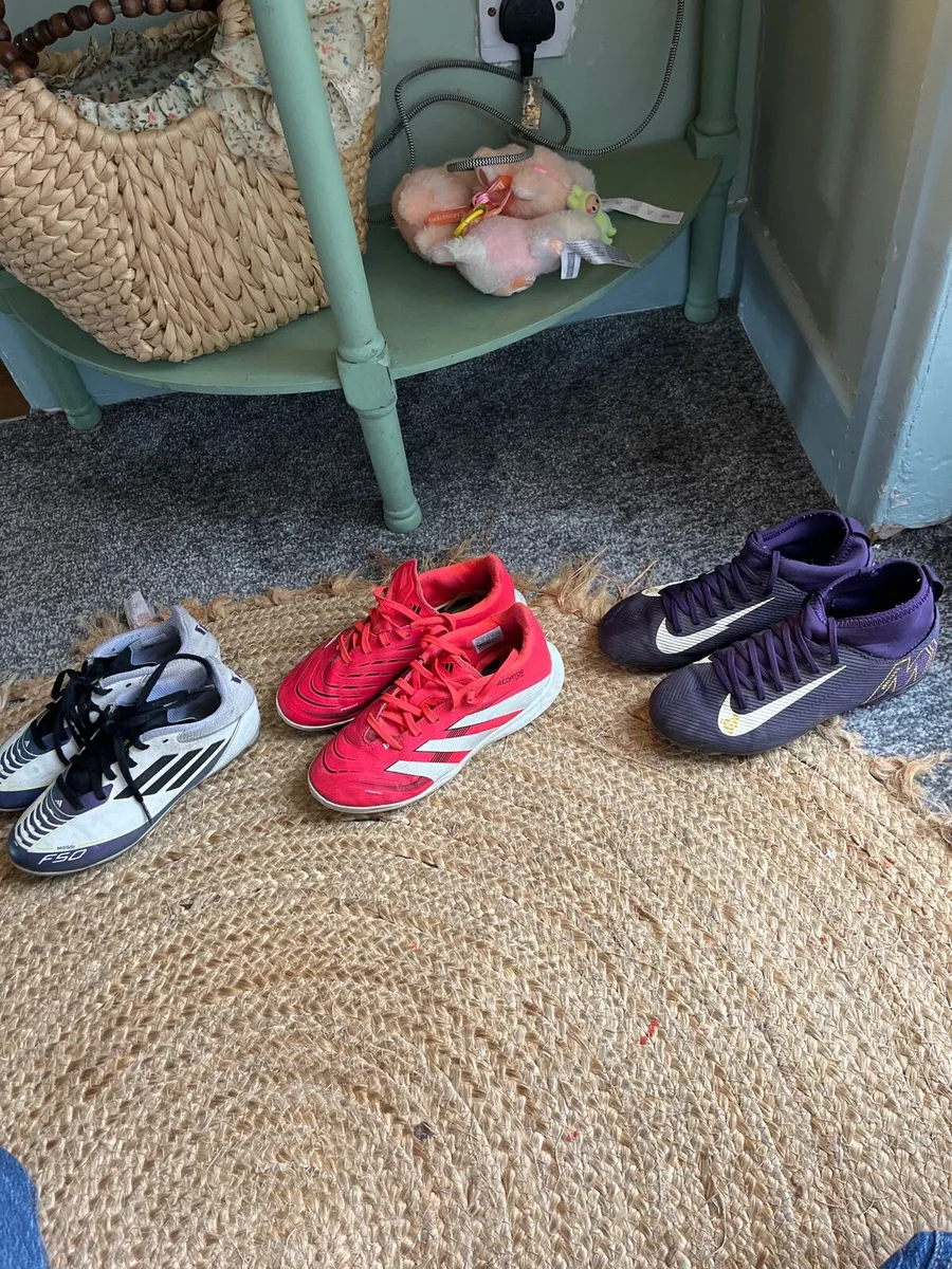 Football boots - Image 1