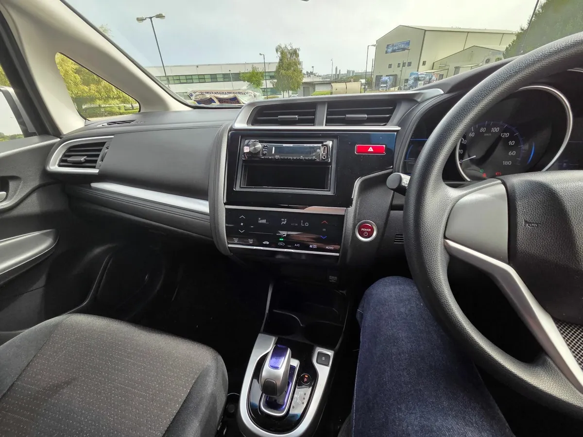 Honda Fit 2015 - Image 3