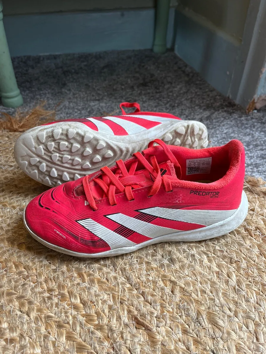 Football boots - Image 3