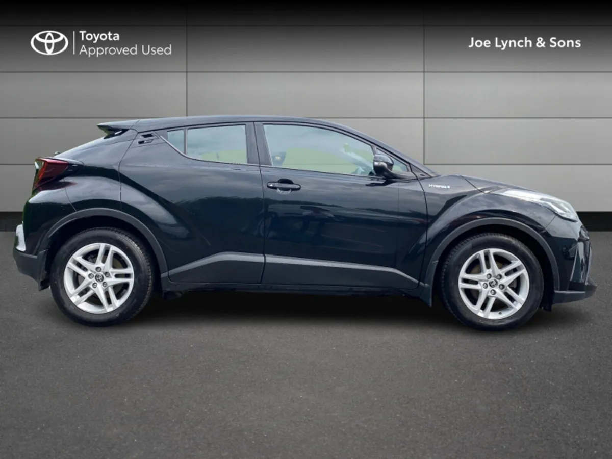 Toyota C-HR 1.8 HYBRID LUNA 4DR AUTO - Image 3