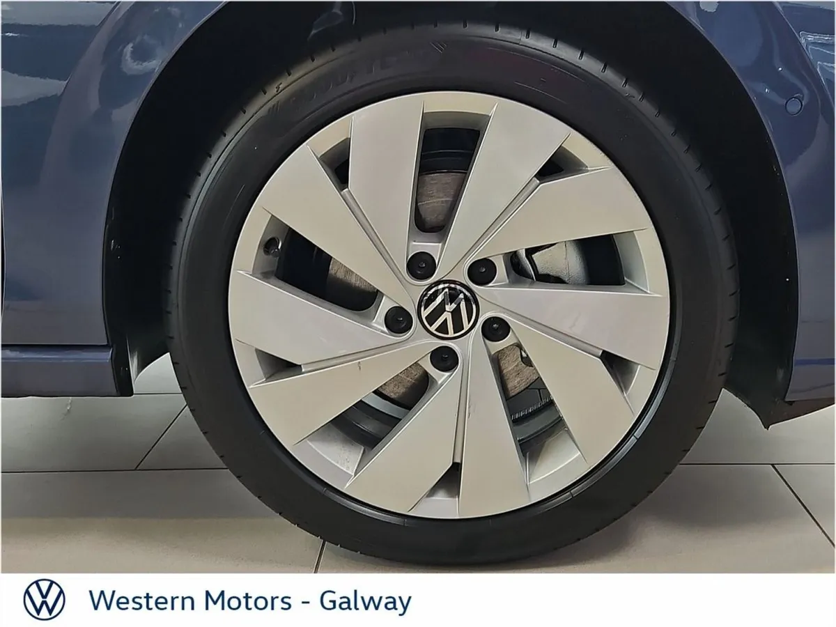 Volkswagen Golf Edition 75  17  Alloys  Rear Came - Image 4