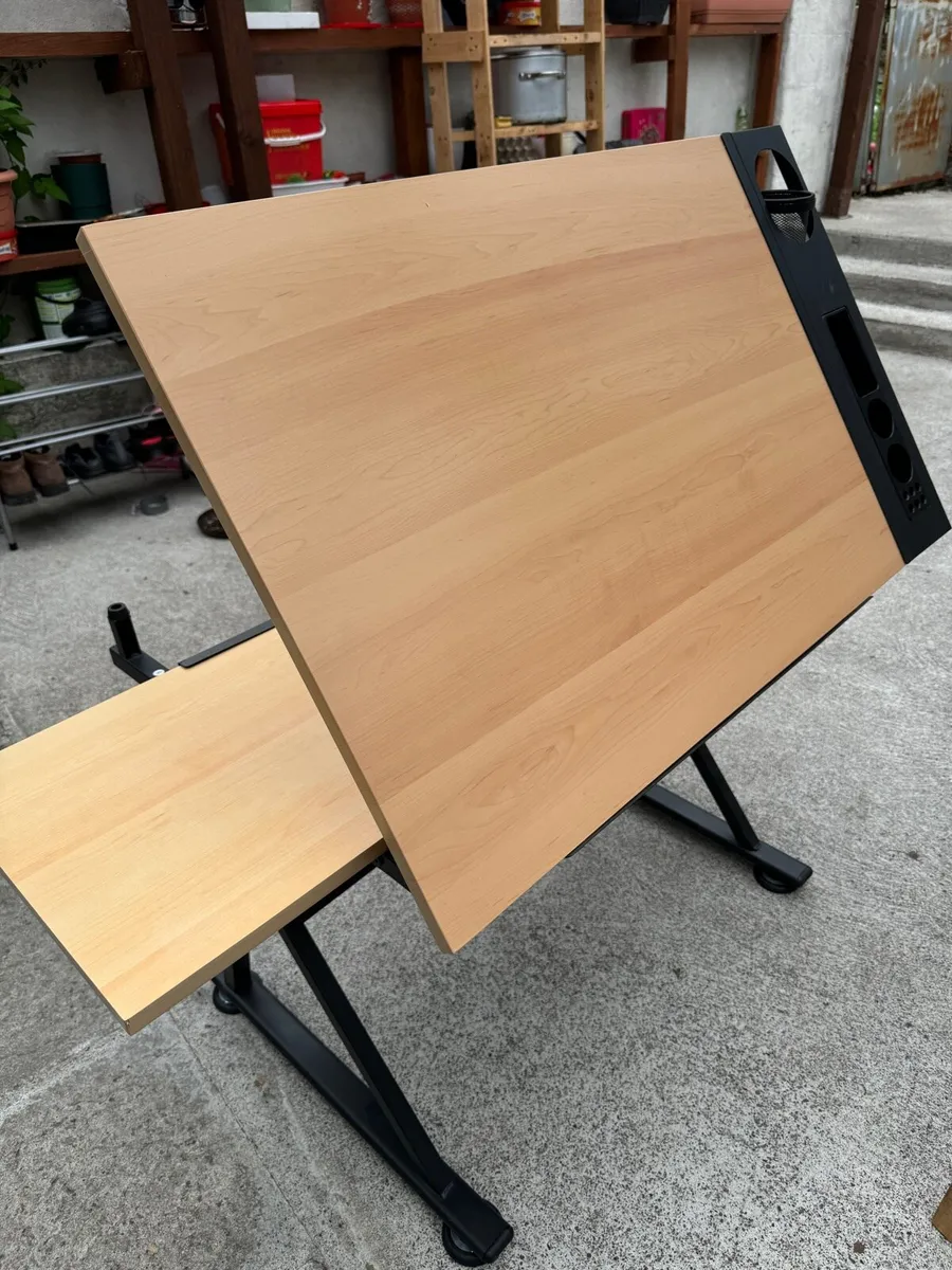Drawing table - Image 1