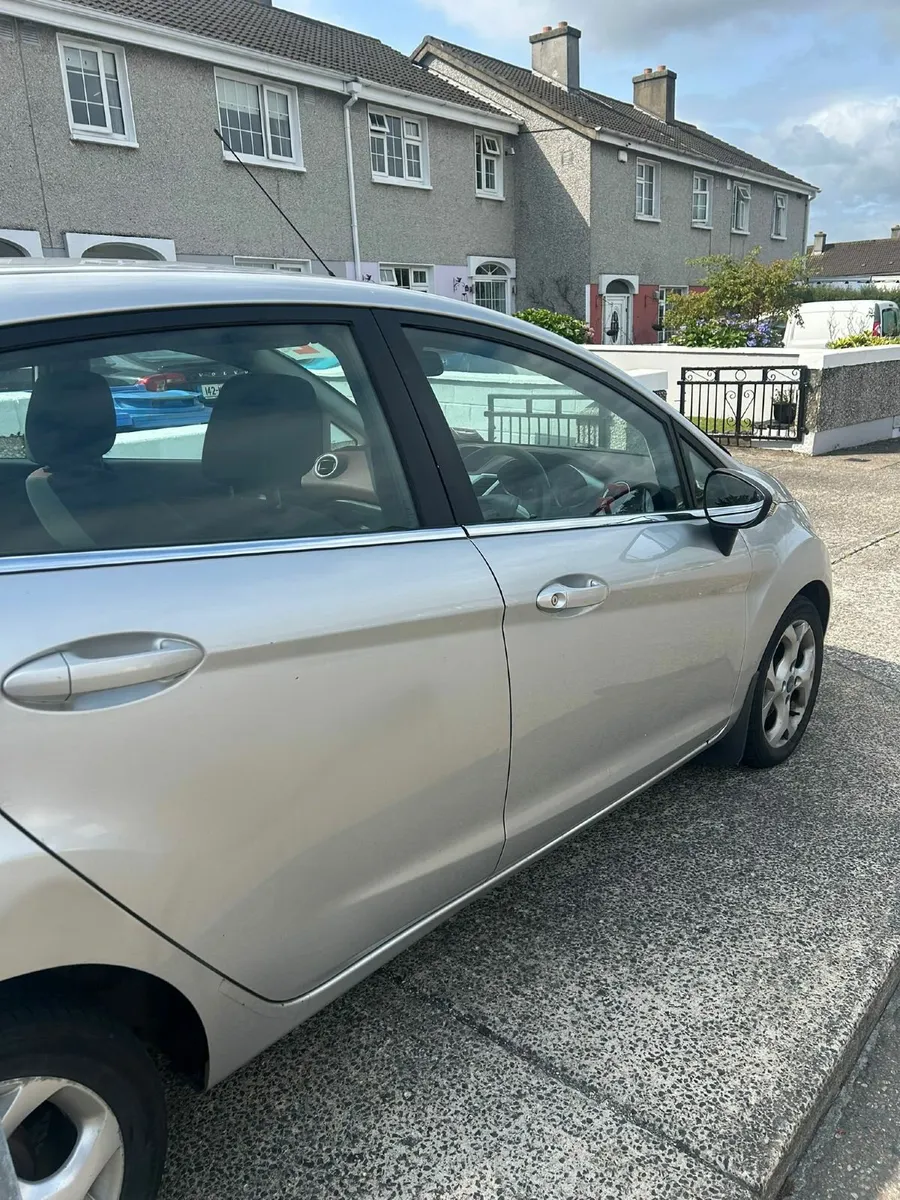 Car - Image 3