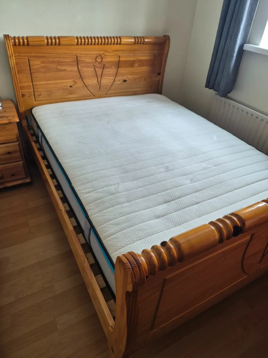 Double bed with mattress - Image 1