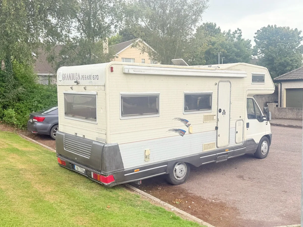 1996 fait Ducato 6-berth u shaped lounge area - Image 1