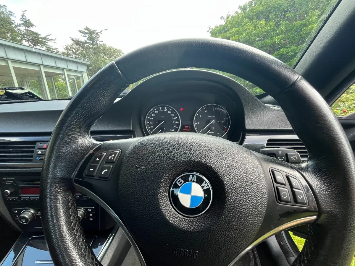 BMW 3-Series Convertible 2007 - Image 2