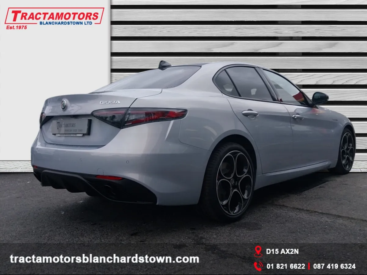 Alfa Romeo Giulia VELOCE PETROL 2.0 280BHP - Image 3
