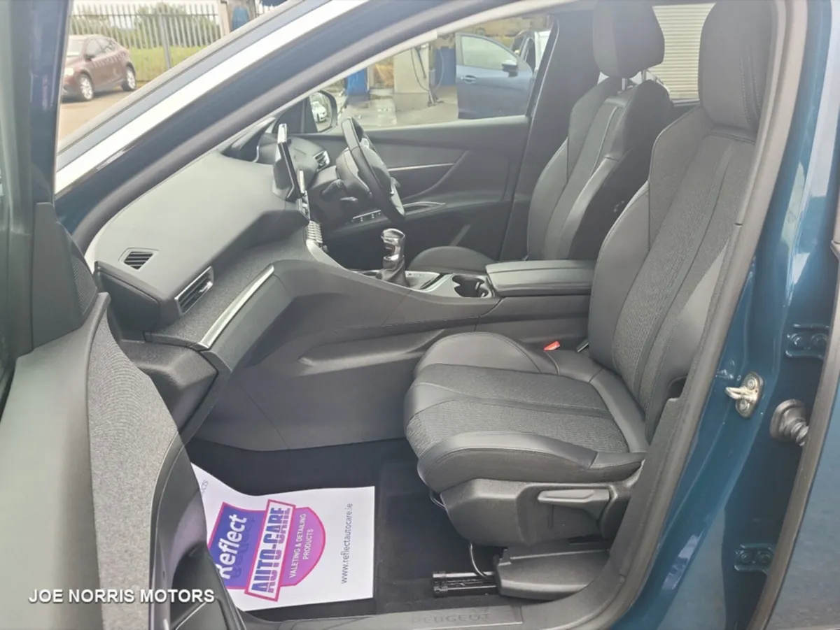 Peugeot 5008 ALLURE 1.5 BLUE HDI  130  7 SEATER - Image 4