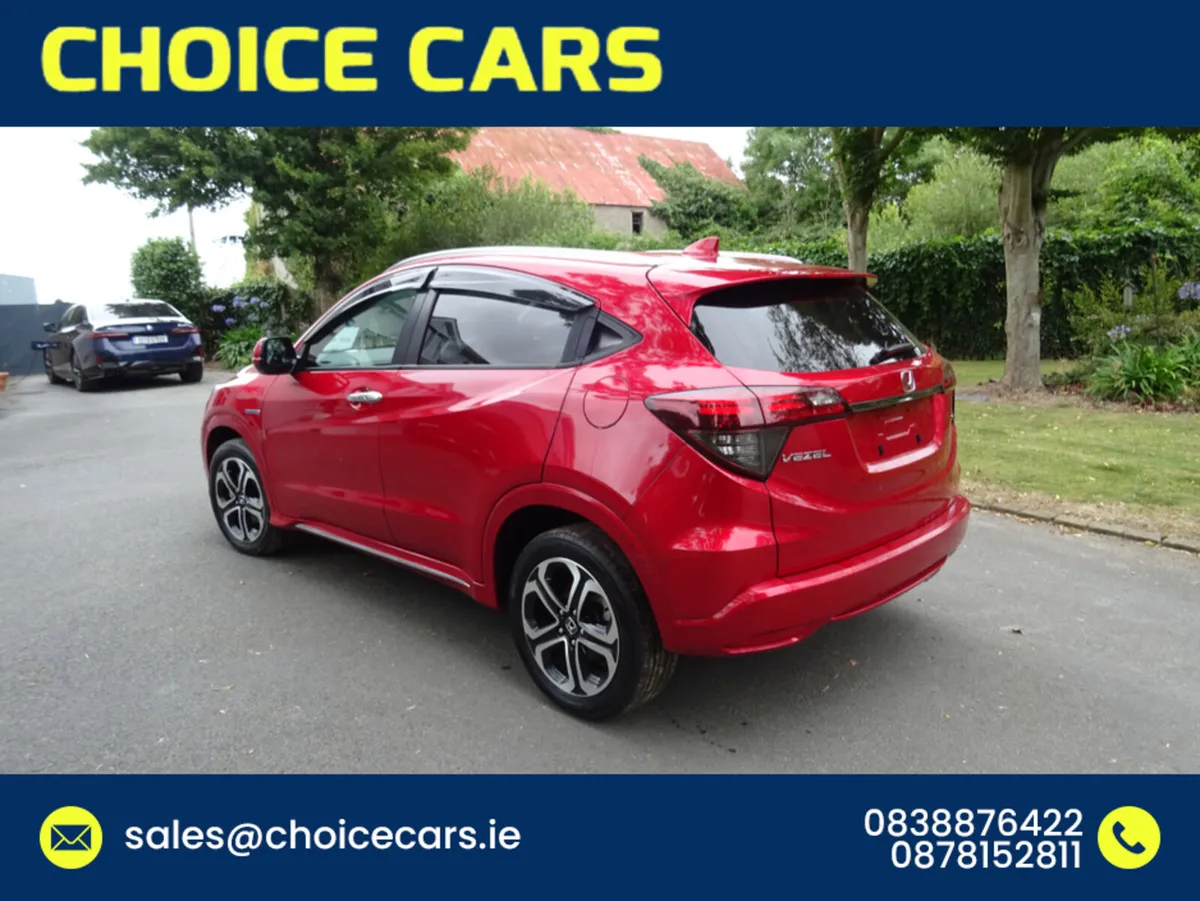 Honda Vezel 1.5 AUTO HYBRID FULL LEATHER SEATS - Image 4