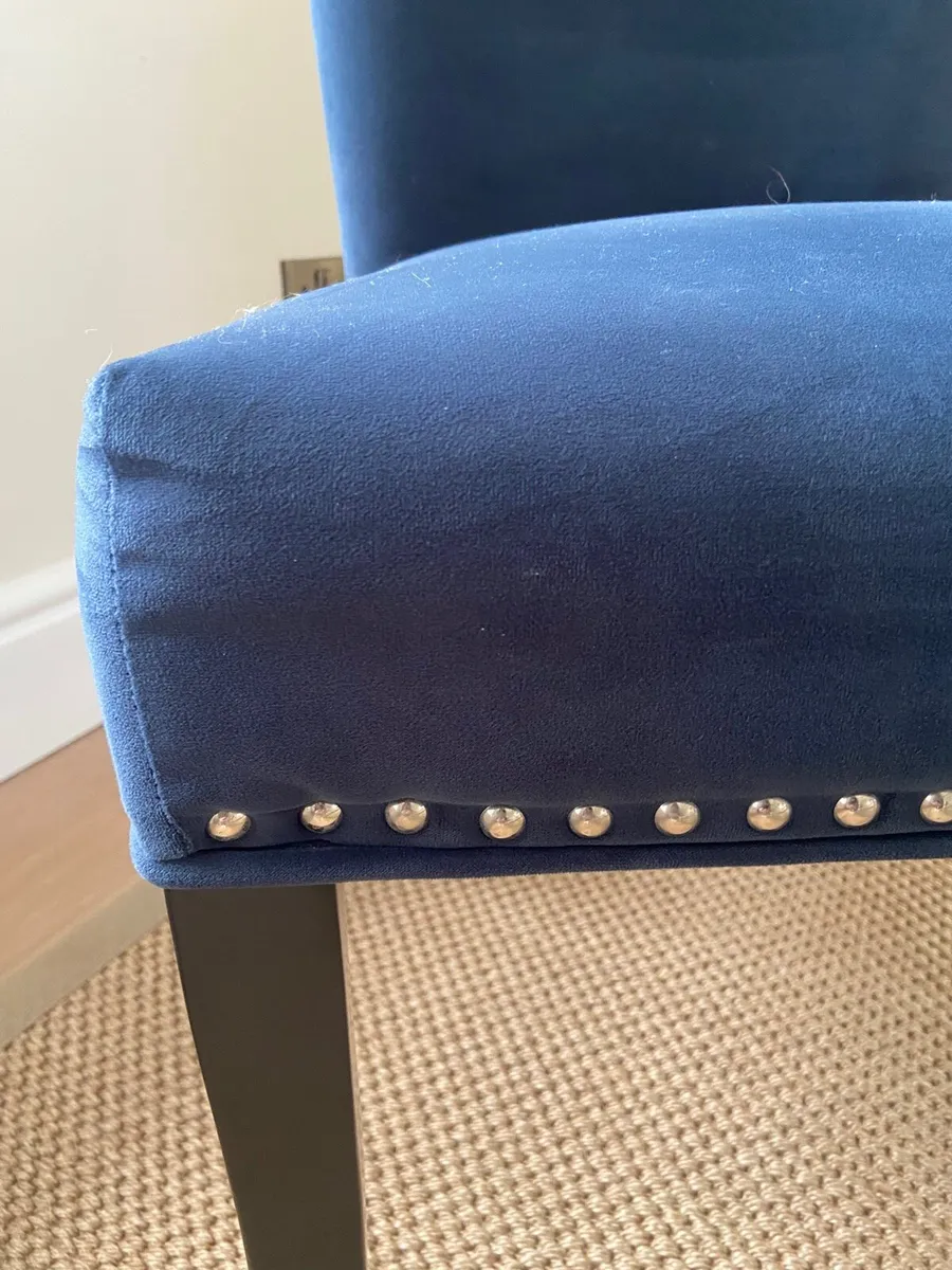 Occasional chair navy velvet - Image 2