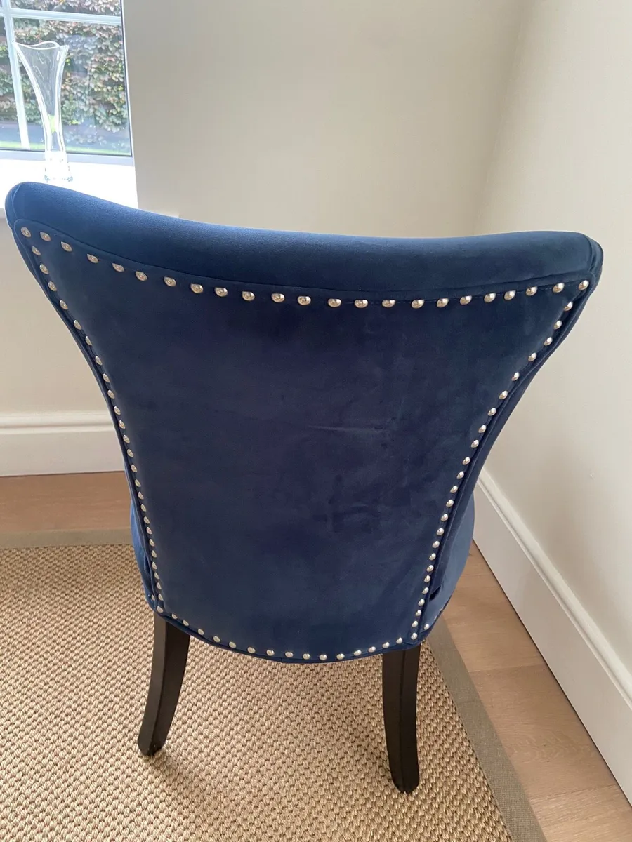 Occasional chair navy velvet - Image 3