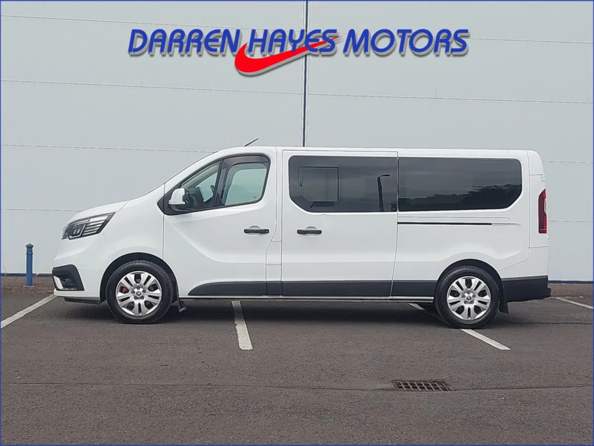 Renault Trafic LL30 BLUE DCI 150 AUTO 6 SEATER - Image 4