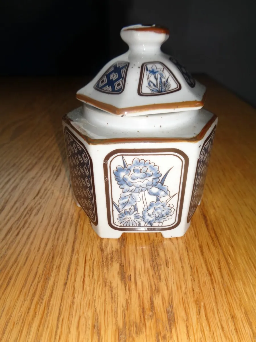 Ceramic Milk Jug and Sugar Bowl for Sale - Image 4