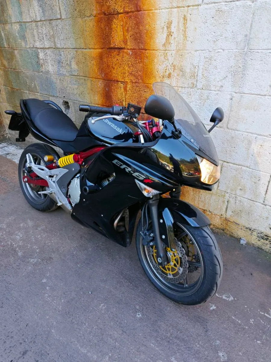 Kawasaki ER-6F (very low mileage) - Image 1