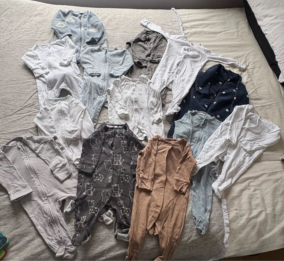 Baby clothes - Image 1