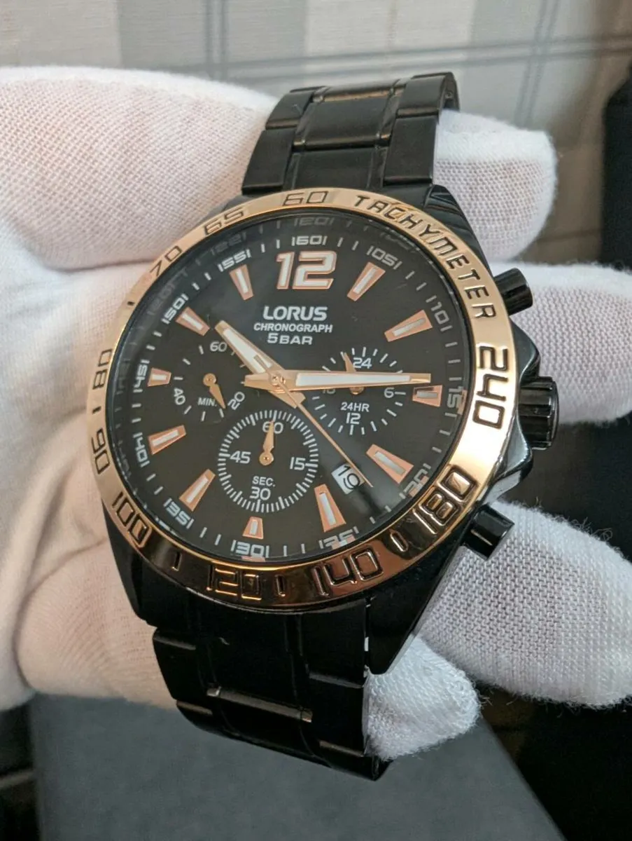 Seiko Lorus stainless steel men's chrono watch - Image 1