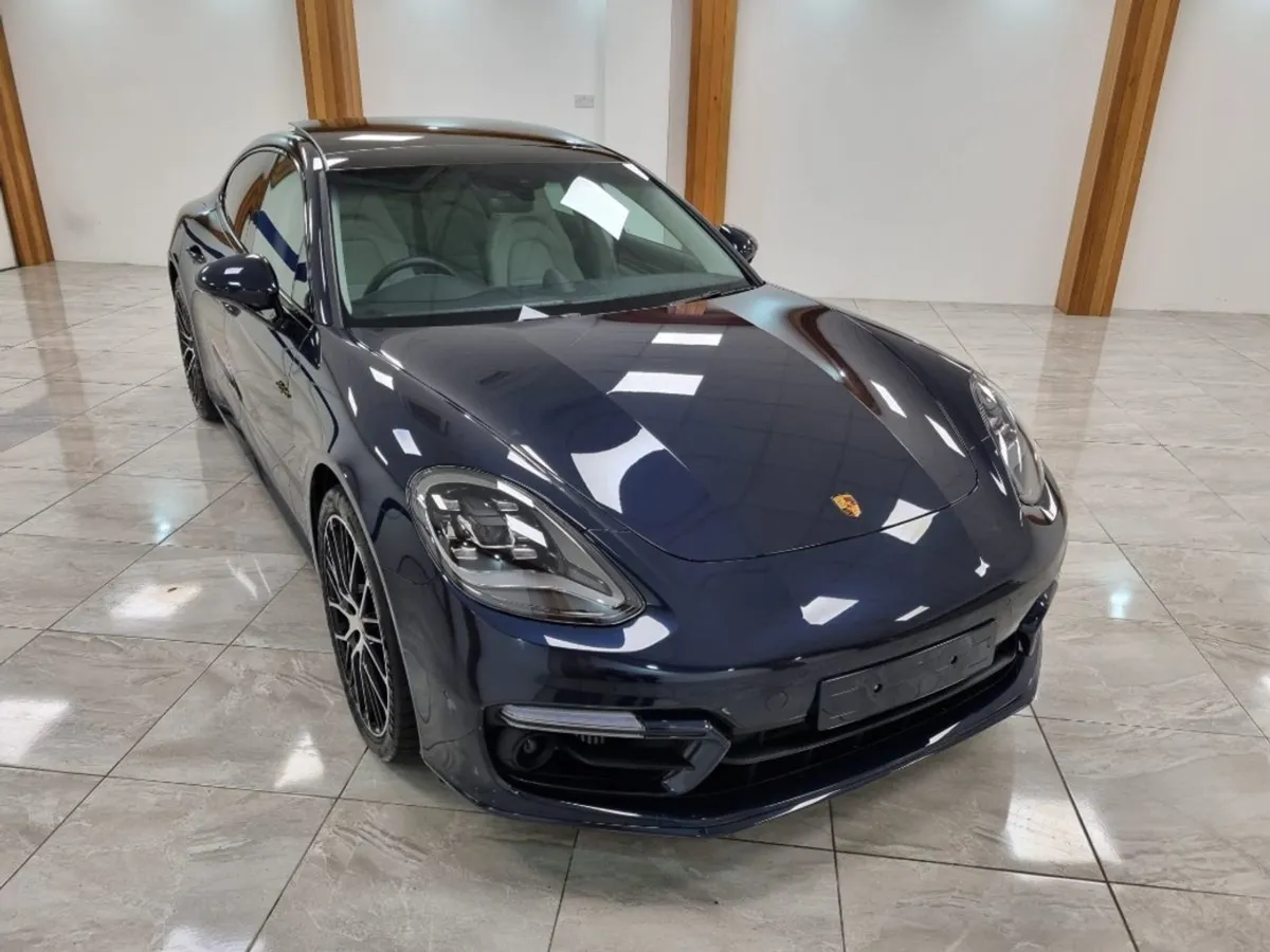 Porsche Panamera Stunning Colour Combo - Image 2
