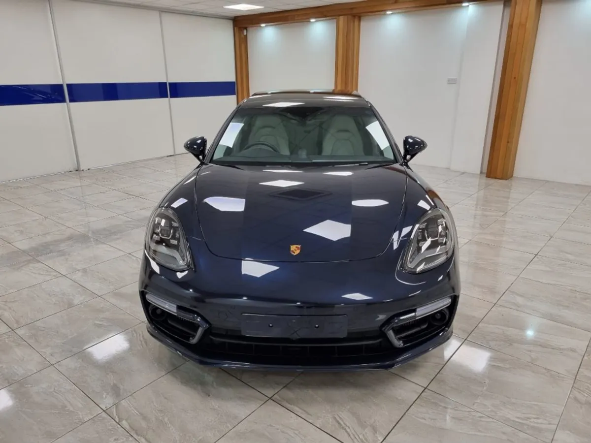Porsche Panamera Stunning Colour Combo - Image 3