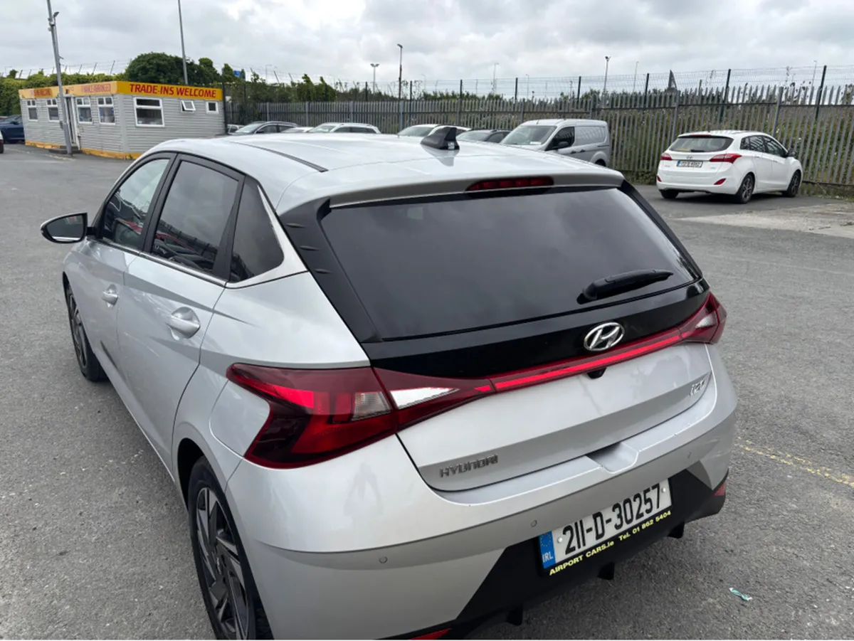 Hyundai i20 DELUXE PLUS 5DR - Image 3