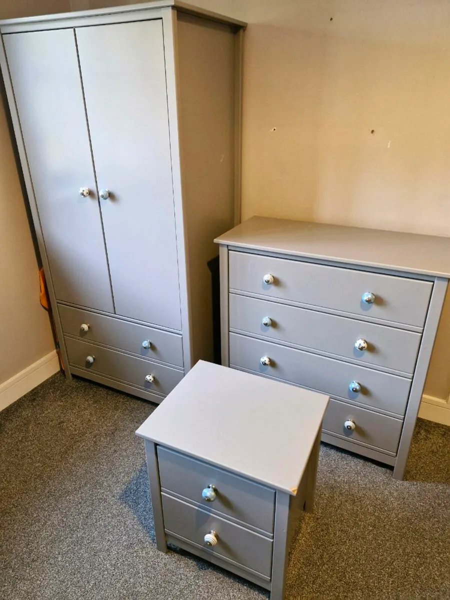 Kids bedroom furniture - Image 1