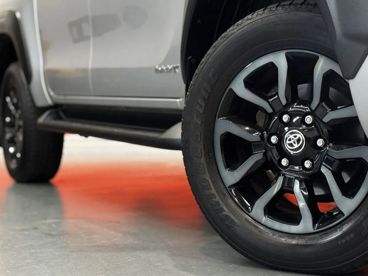 Toyota HiLux Invincible X 4WD D-4d DCB  78 - Image 2